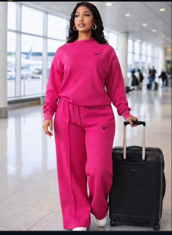 pink complete nike compete