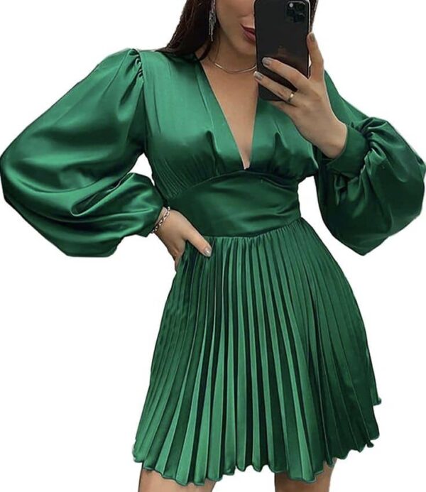 green dress