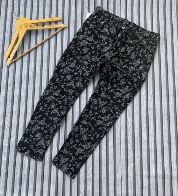 black pant