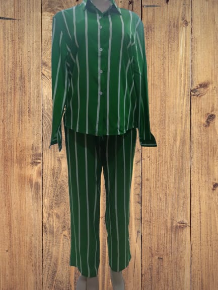 women complete green